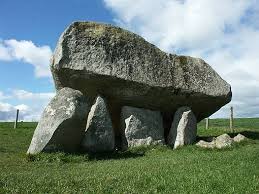 dolmen是什么意思